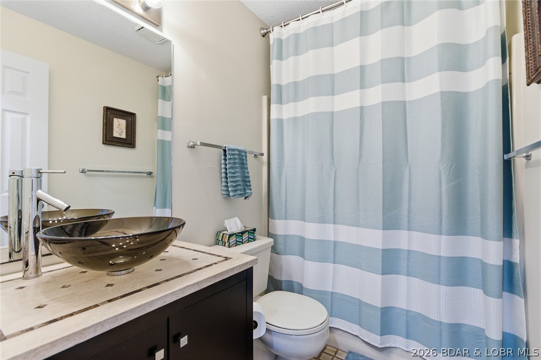 Pelican Bay Condominium - Residential