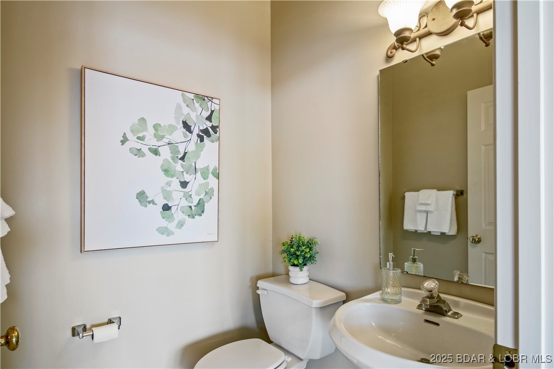 Four Seasons, Missouri 65049, United States, 4 Bedrooms Bedrooms, ,4 BathroomsBathrooms,Residential,Active,101300