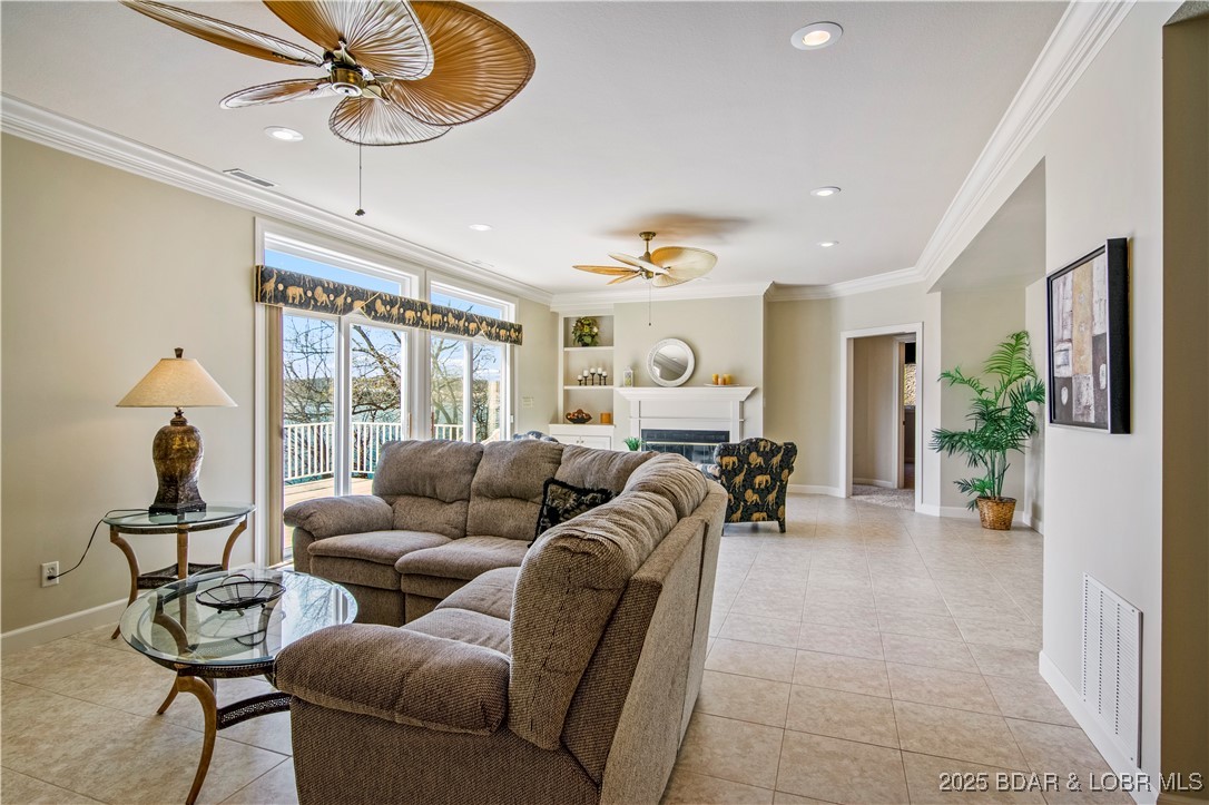 Four Seasons, Missouri 65049, United States, 4 Bedrooms Bedrooms, ,4 BathroomsBathrooms,Residential,Active,101300