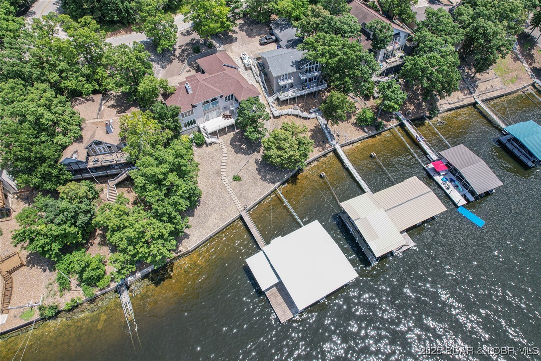 Four Seasons, Missouri 65049, United States, 4 Bedrooms Bedrooms, ,4 BathroomsBathrooms,Residential,Active,101300