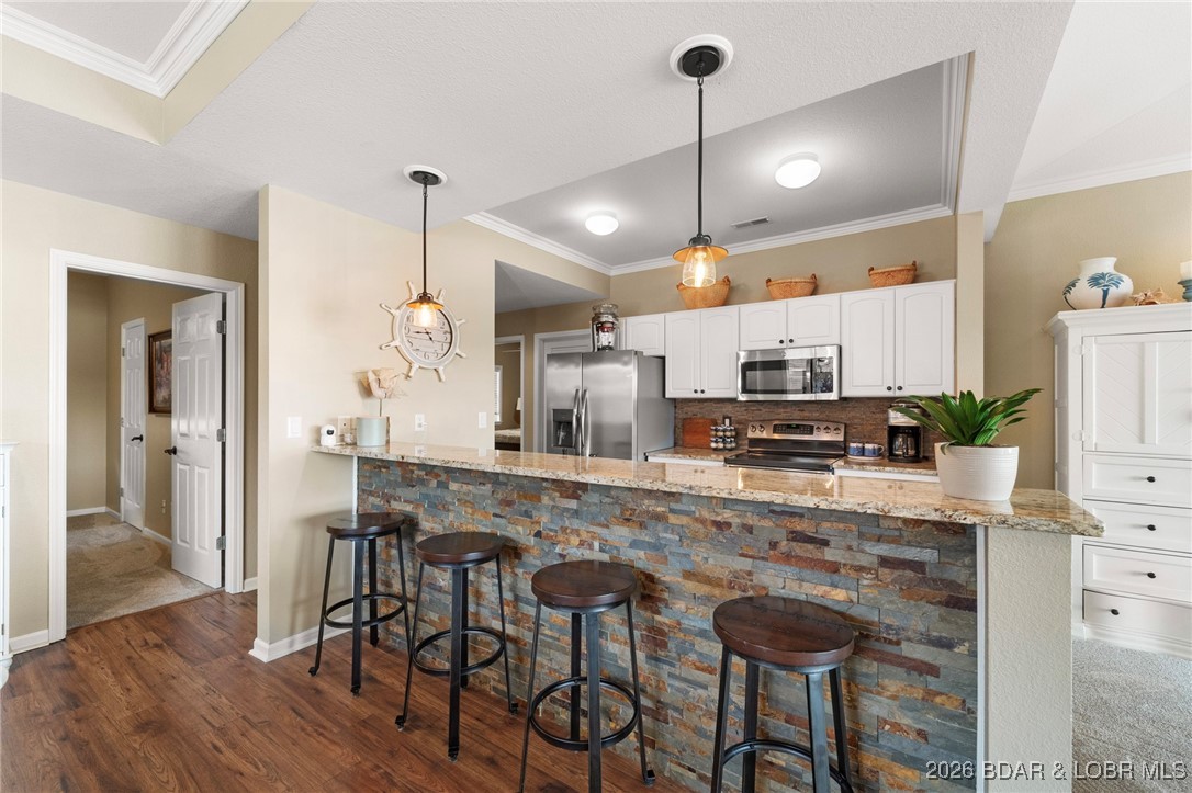 Palisades Condominium - Residential