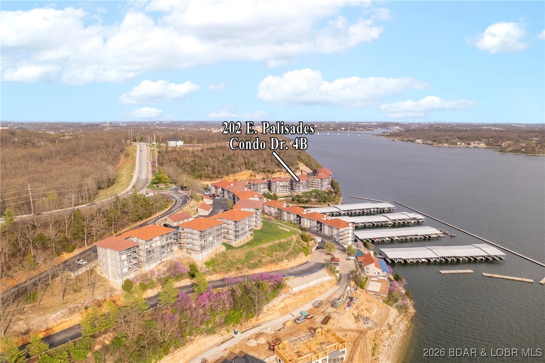 Palisades Condominium - Residential