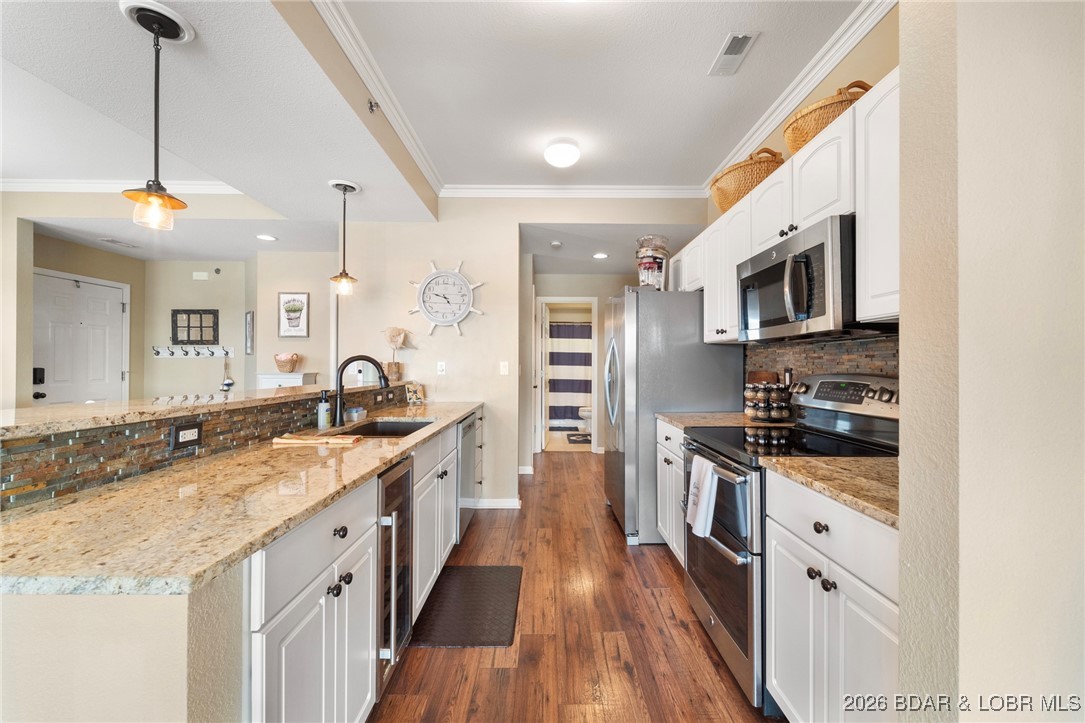 Palisades Condominium - Residential