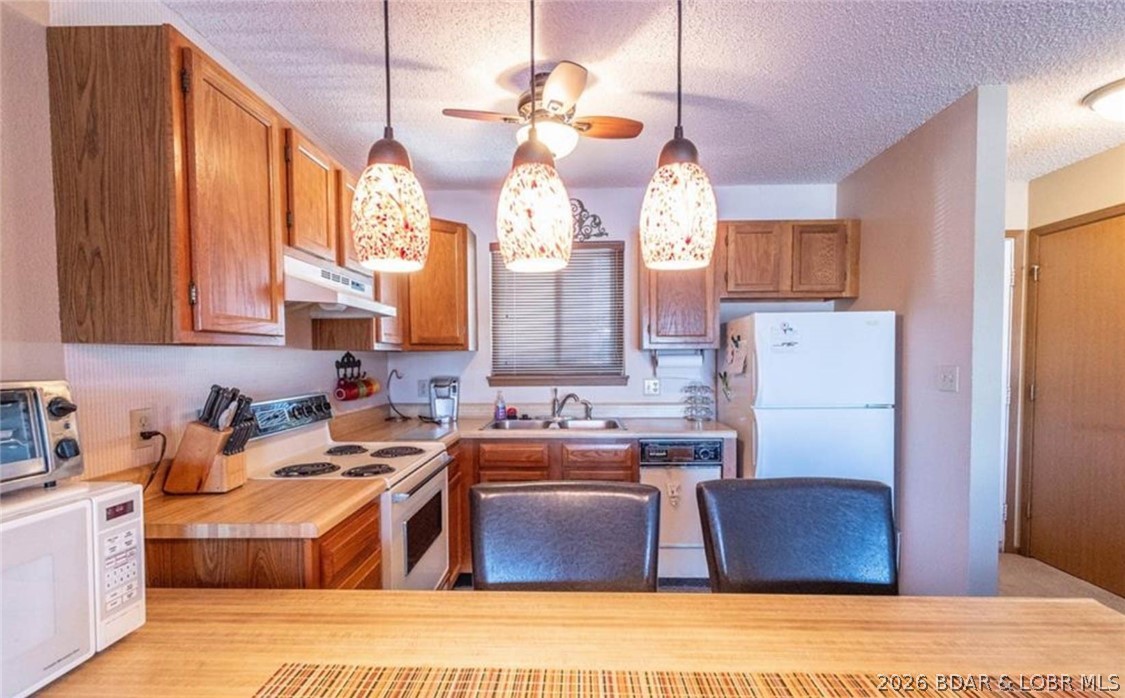 Three Seasons Condominiums - Residential