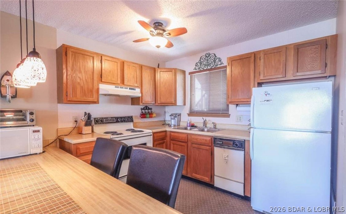 Three Seasons Condominiums - Residential