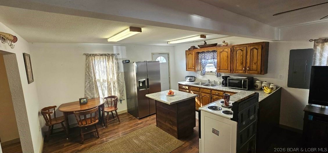 El Lago Lodges - Residential