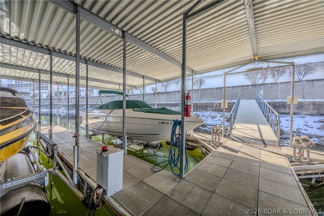 Stoneledge Condominium - Residential