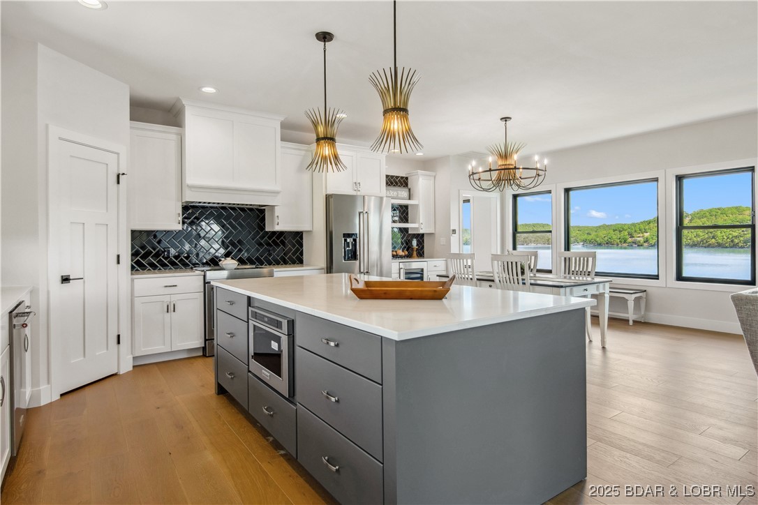 Camdenton, Missouri 65020, United States, 4 Bedrooms Bedrooms, ,4 BathroomsBathrooms,Residential,Active,81815