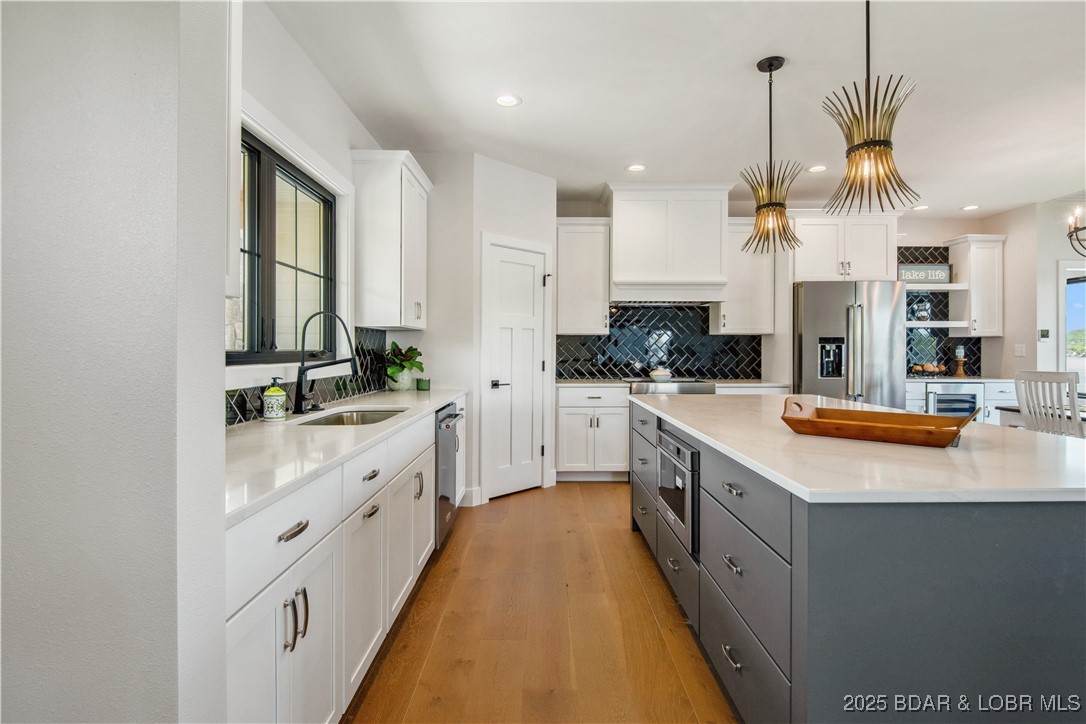 Camdenton, Missouri 65020, United States, 4 Bedrooms Bedrooms, ,4 BathroomsBathrooms,Residential,Active,81815