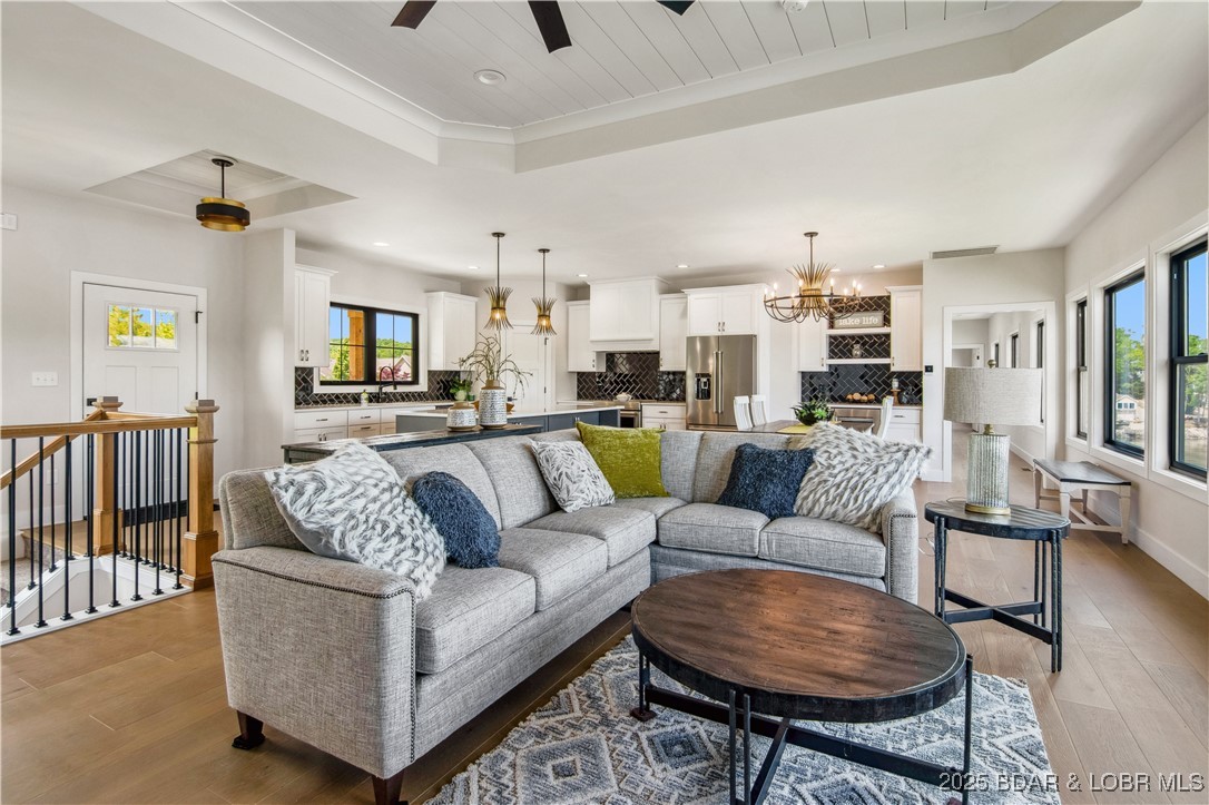 Camdenton, Missouri 65020, United States, 4 Bedrooms Bedrooms, ,4 BathroomsBathrooms,Residential,Active,81815