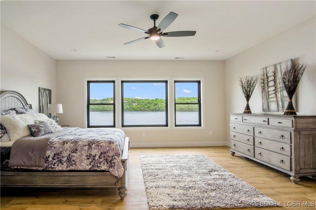 Camdenton, Missouri 65020, United States, 4 Bedrooms Bedrooms, ,4 BathroomsBathrooms,Residential,Active,81815