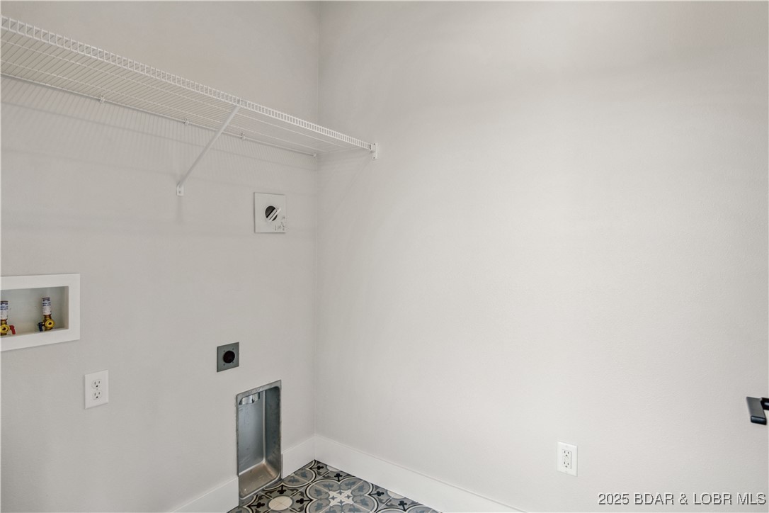 Camdenton, Missouri 65020, United States, 4 Bedrooms Bedrooms, ,4 BathroomsBathrooms,Residential,Active,81815