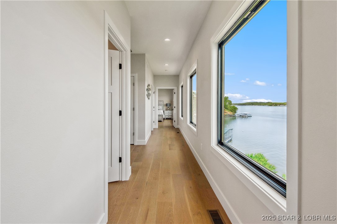 Camdenton, Missouri 65020, United States, 4 Bedrooms Bedrooms, ,4 BathroomsBathrooms,Residential,Active,81815