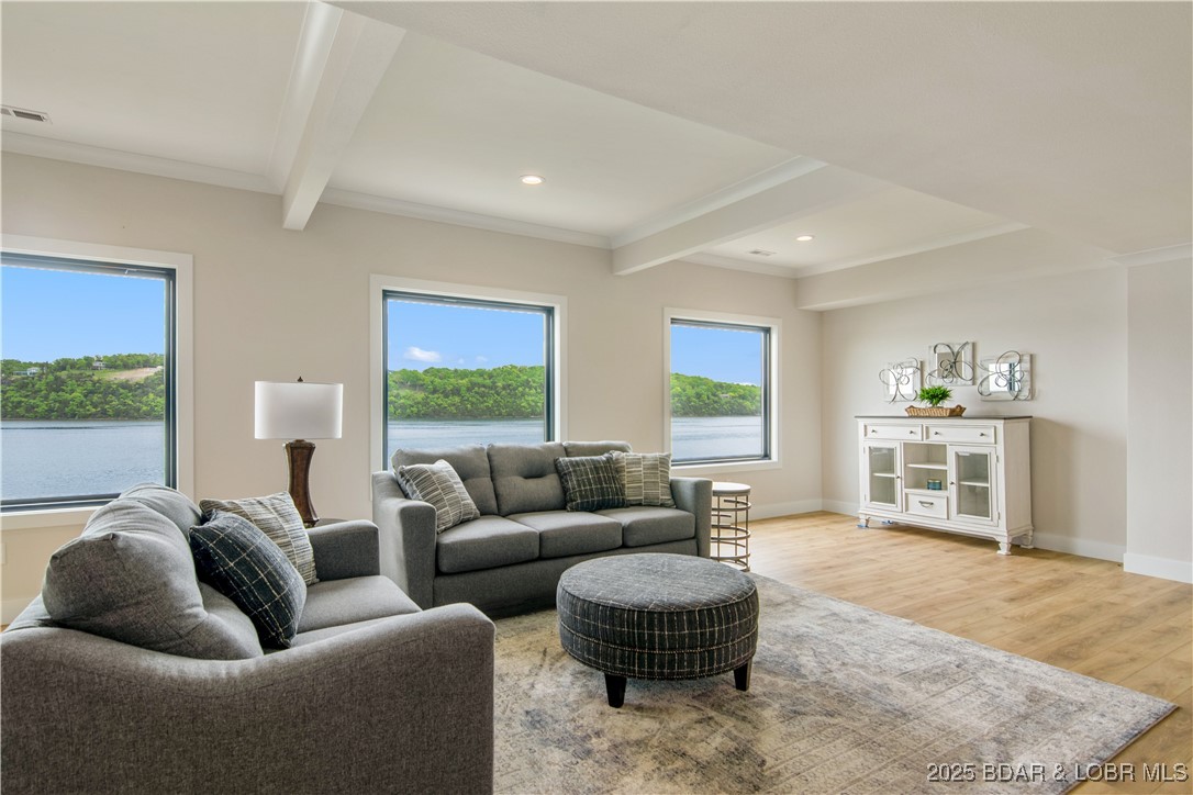 Camdenton, Missouri 65020, United States, 4 Bedrooms Bedrooms, ,4 BathroomsBathrooms,Residential,Active,81815