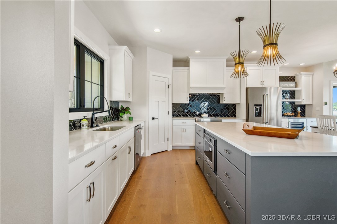 Camdenton, Missouri 65020, United States, 4 Bedrooms Bedrooms, ,4 BathroomsBathrooms,Residential,Active,81815