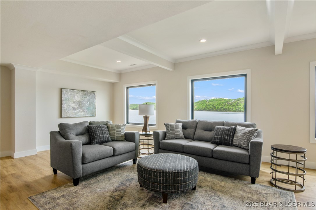 Camdenton, Missouri 65020, United States, 4 Bedrooms Bedrooms, ,4 BathroomsBathrooms,Residential,Active,81815