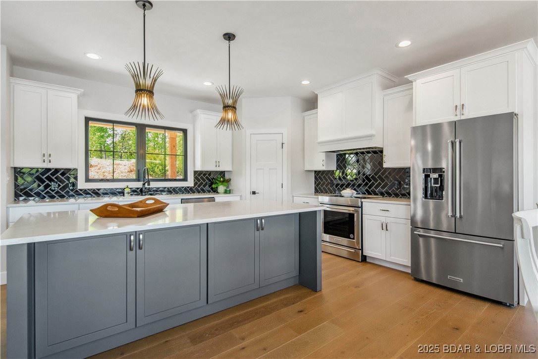 Camdenton, Missouri 65020, United States, 4 Bedrooms Bedrooms, ,4 BathroomsBathrooms,Residential,Active,81815