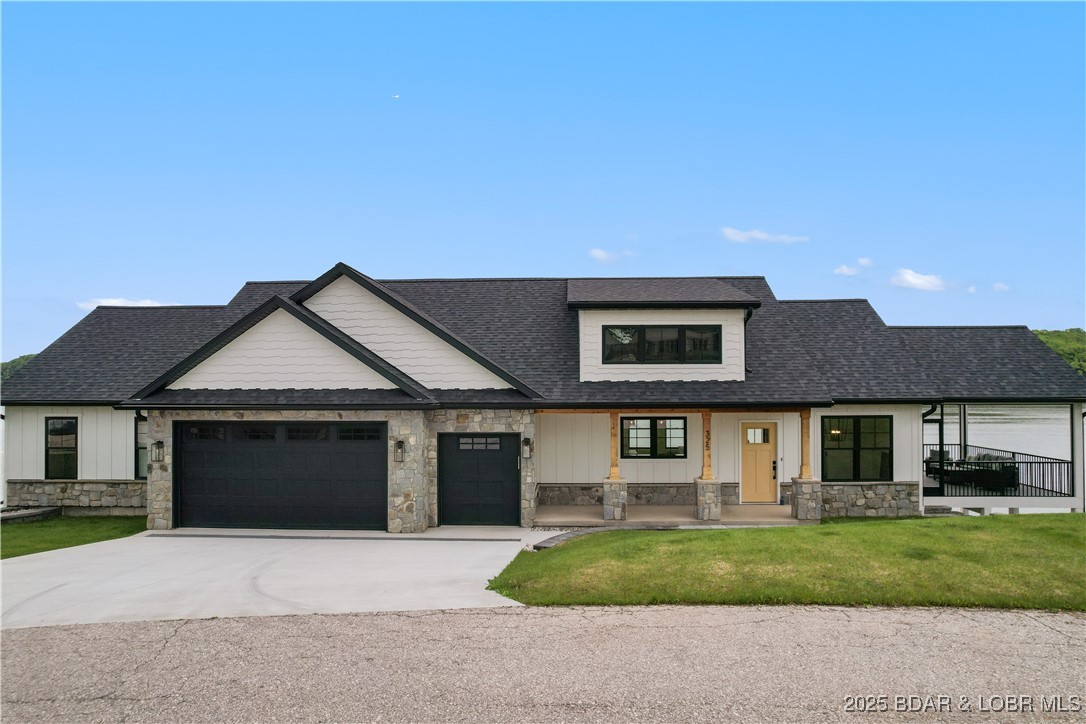 Camdenton, Missouri 65020, United States, 4 Bedrooms Bedrooms, ,4 BathroomsBathrooms,Residential,Active,81815