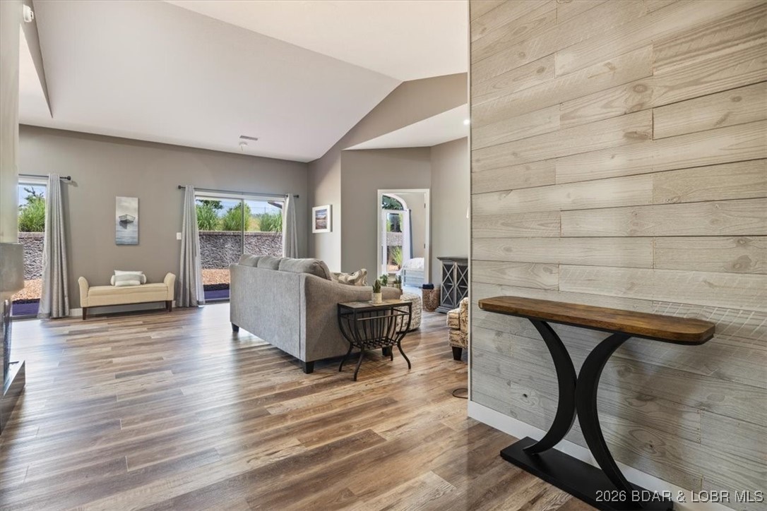 Four Seasons Racqt-Cntry Club - Residential