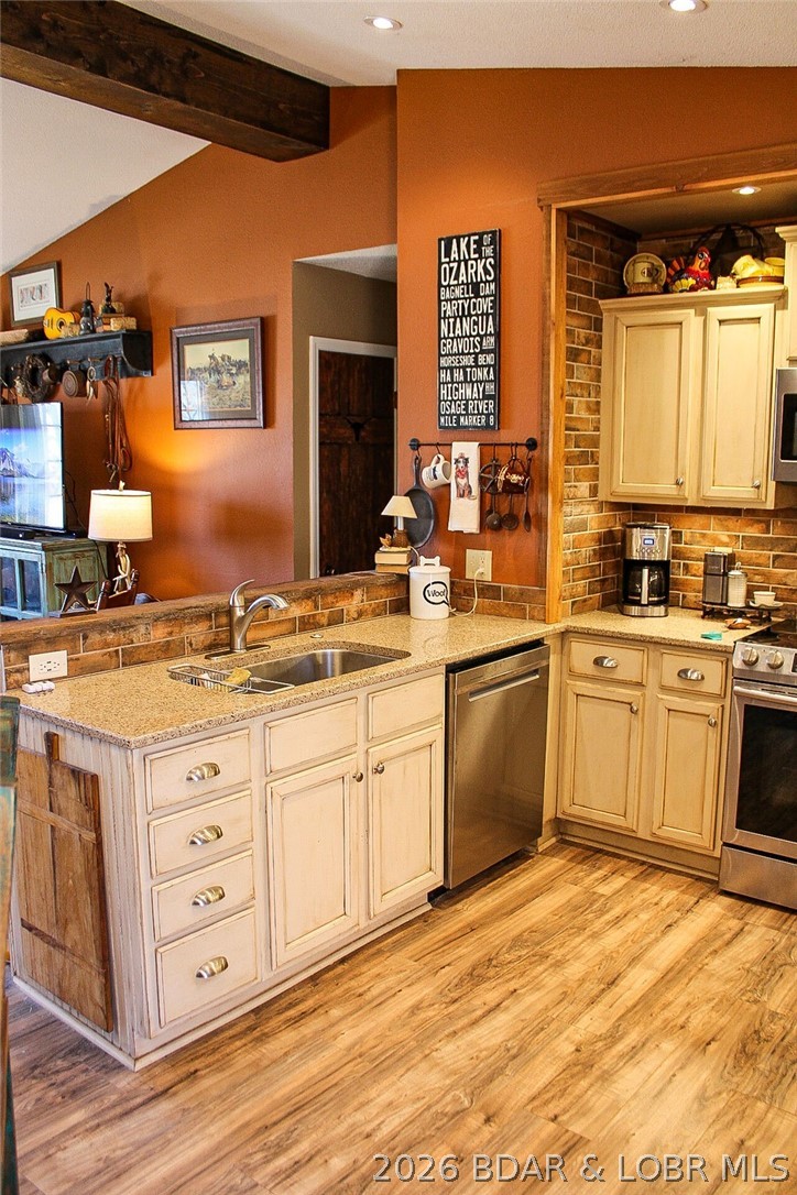 Four Seasons - Residential