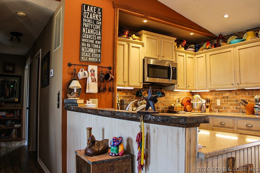 Four Seasons - Residential