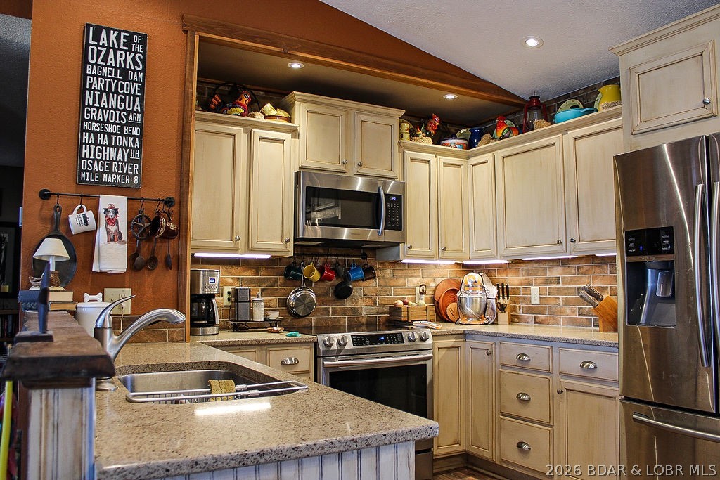 Four Seasons - Residential