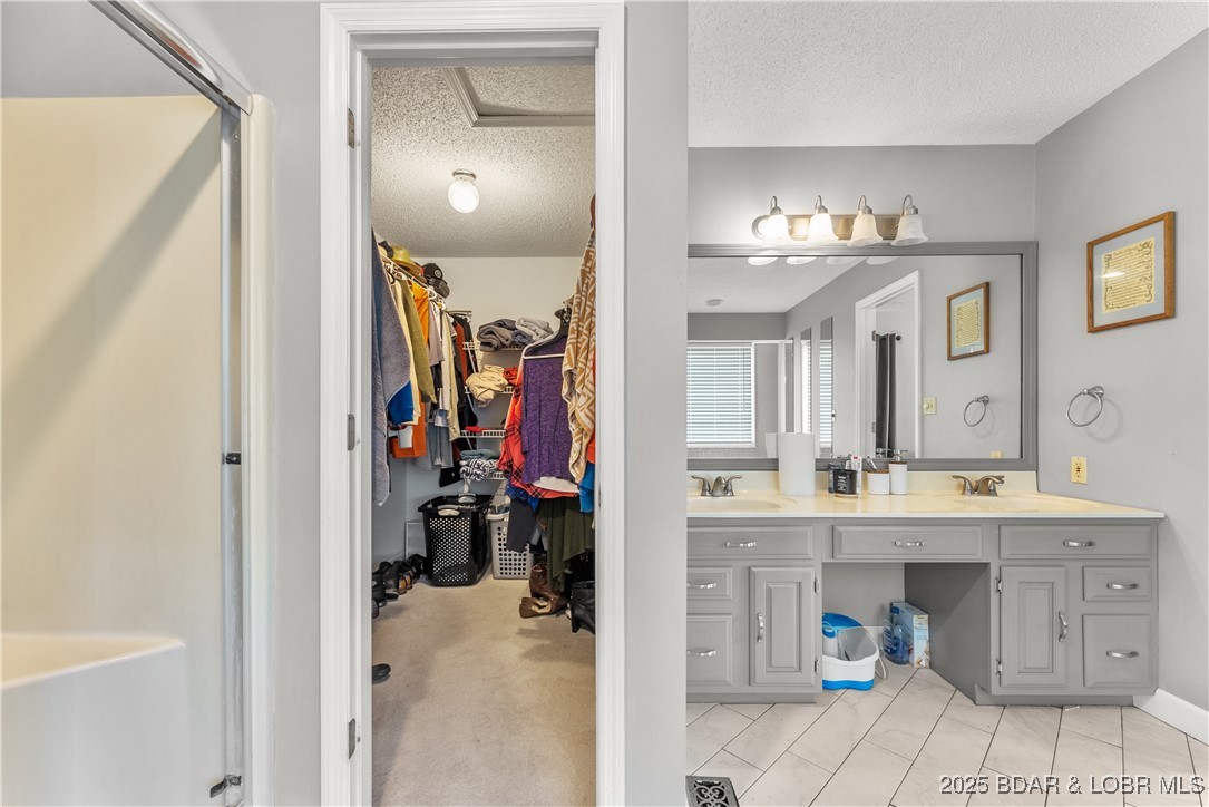 Cayman Beach - Residential