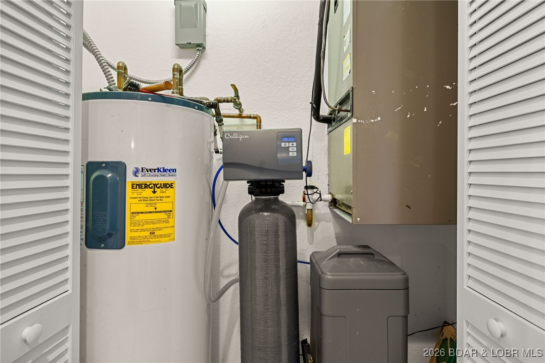 Hyd-A-Way Cove Condominiums - Residential