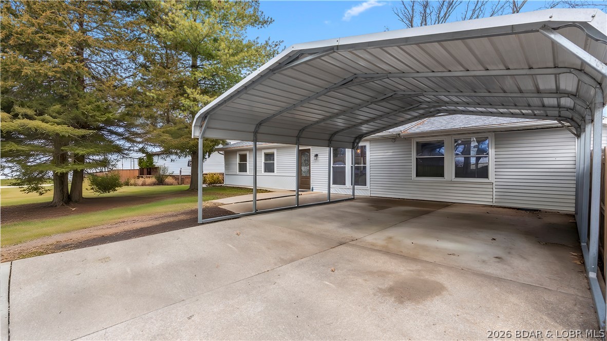 Malibu Manor - Residential