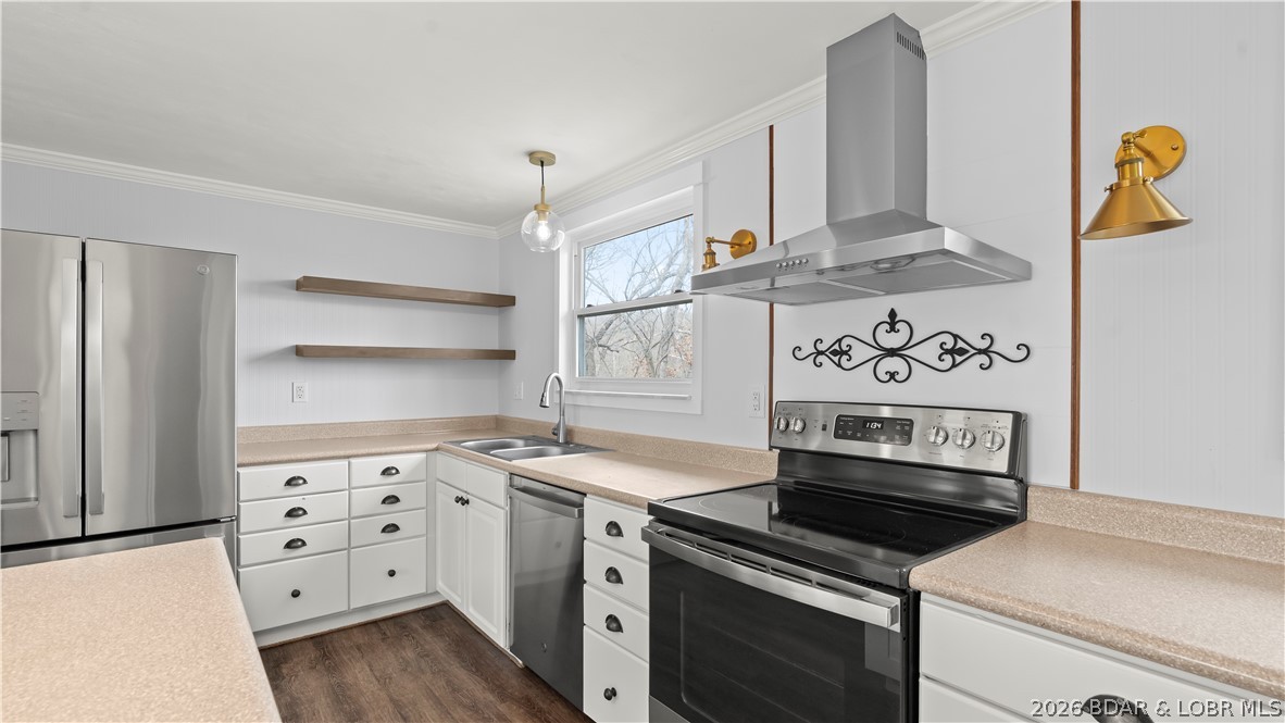 Malibu Manor - Residential