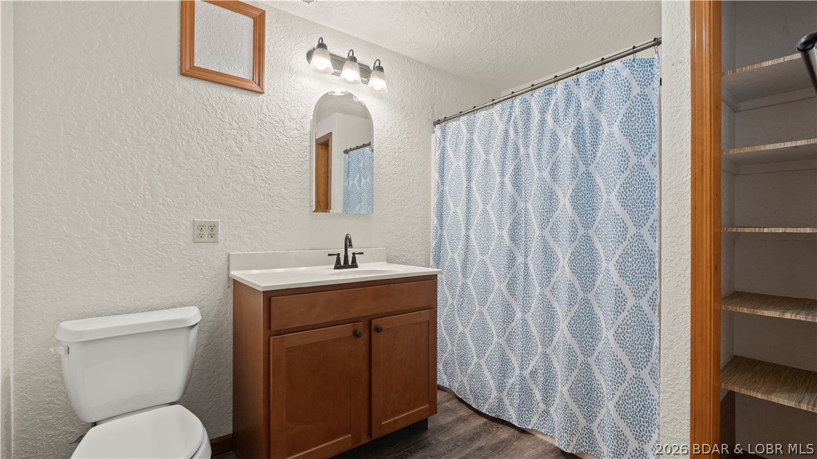 Malibu Manor - Residential