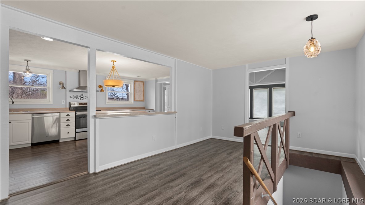 Malibu Manor - Residential