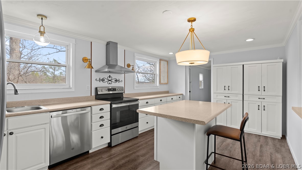 Malibu Manor - Residential