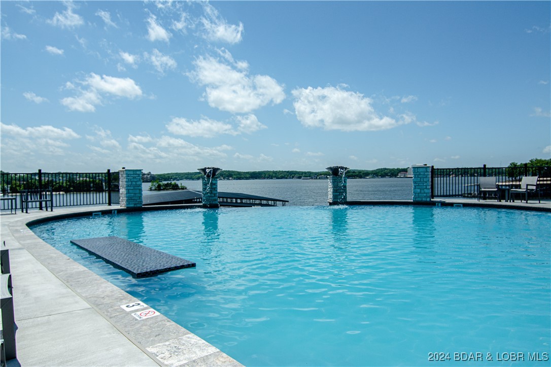 Lake Ozark, Missouri 65049, United States, 3 Bedrooms Bedrooms, ,3 BathroomsBathrooms,Residential,Active,46879