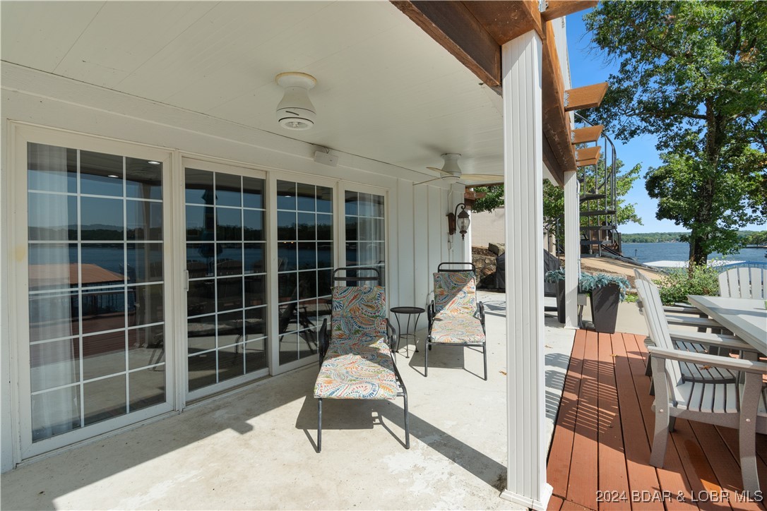 Gravois Mills, Missouri 65037, United States, 4 Bedrooms Bedrooms, ,4 BathroomsBathrooms,Residential,Pending,47461