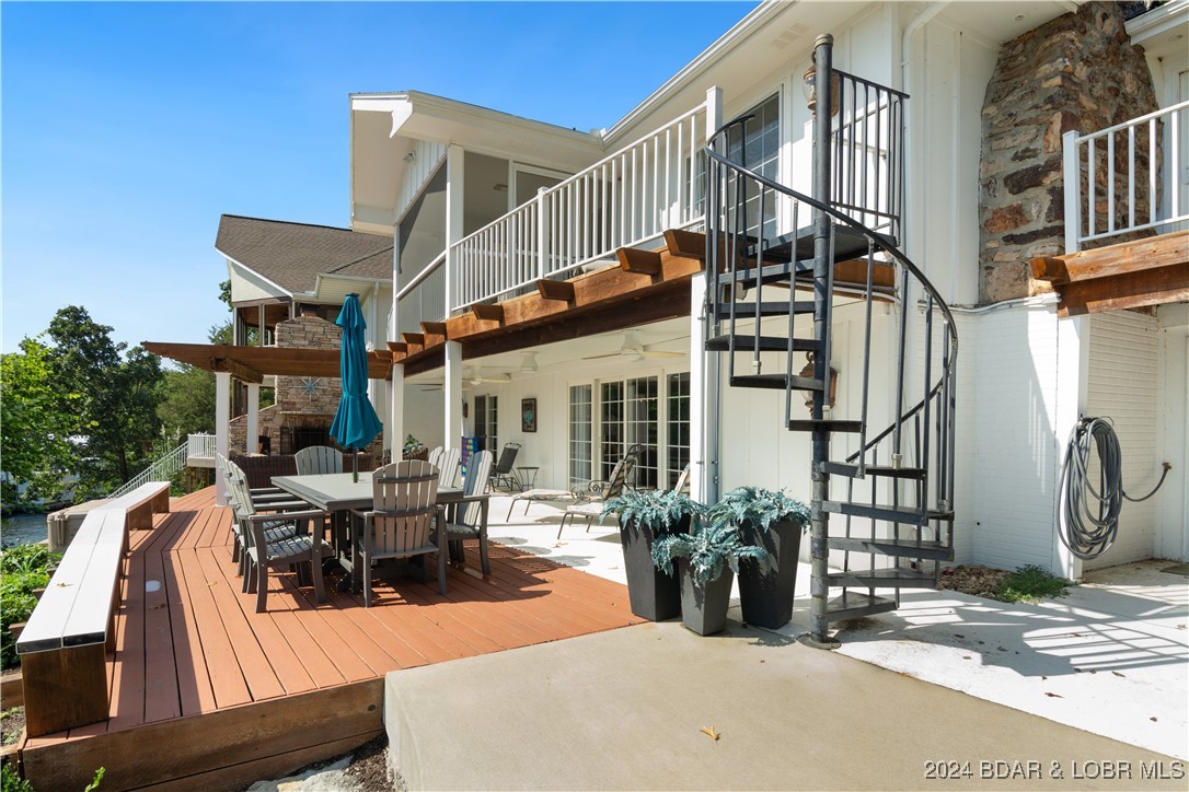 Gravois Mills, Missouri 65037, United States, 4 Bedrooms Bedrooms, ,4 BathroomsBathrooms,Residential,Pending,47461