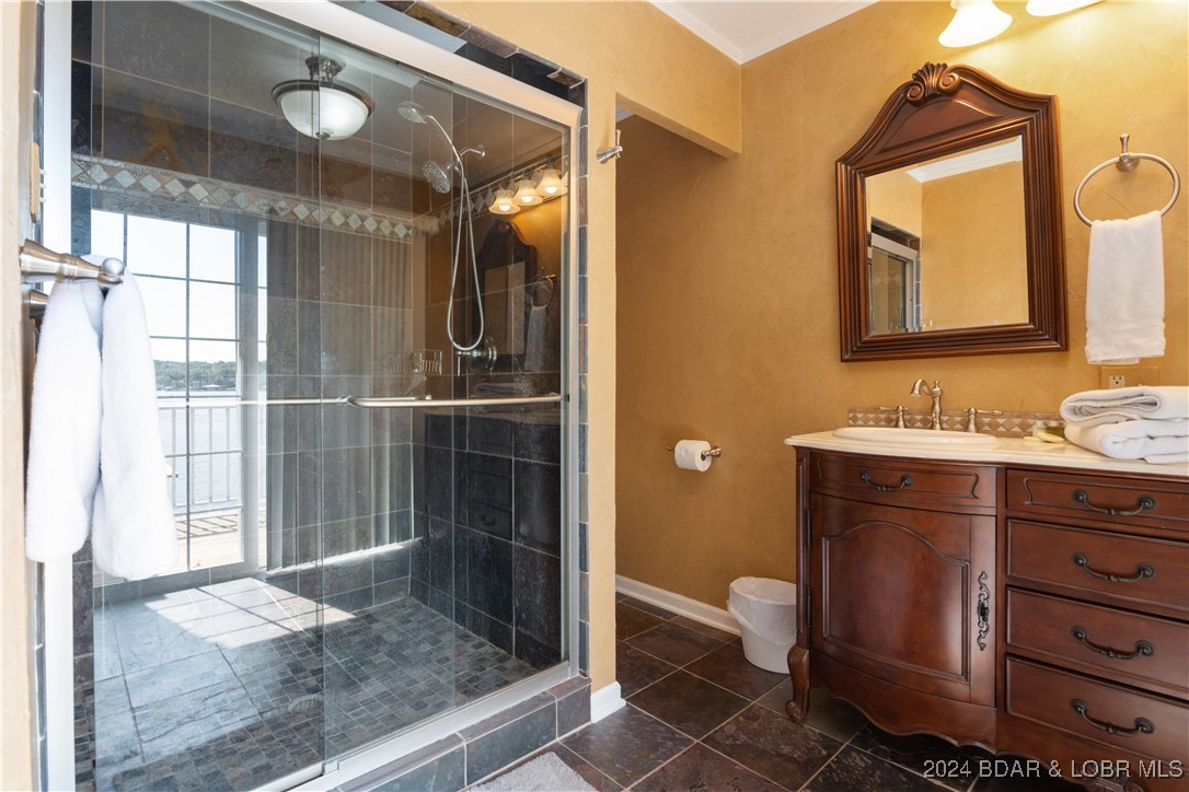 Gravois Mills, Missouri 65037, United States, 4 Bedrooms Bedrooms, ,4 BathroomsBathrooms,Residential,Pending,47461