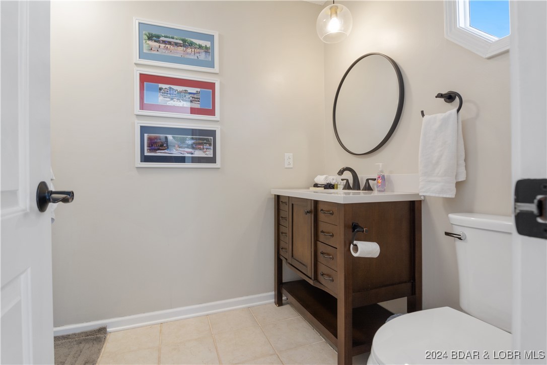 Gravois Mills, Missouri 65037, United States, 4 Bedrooms Bedrooms, ,4 BathroomsBathrooms,Residential,Pending,47461