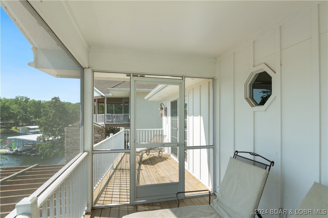 Gravois Mills, Missouri 65037, United States, 4 Bedrooms Bedrooms, ,4 BathroomsBathrooms,Residential,Pending,47461