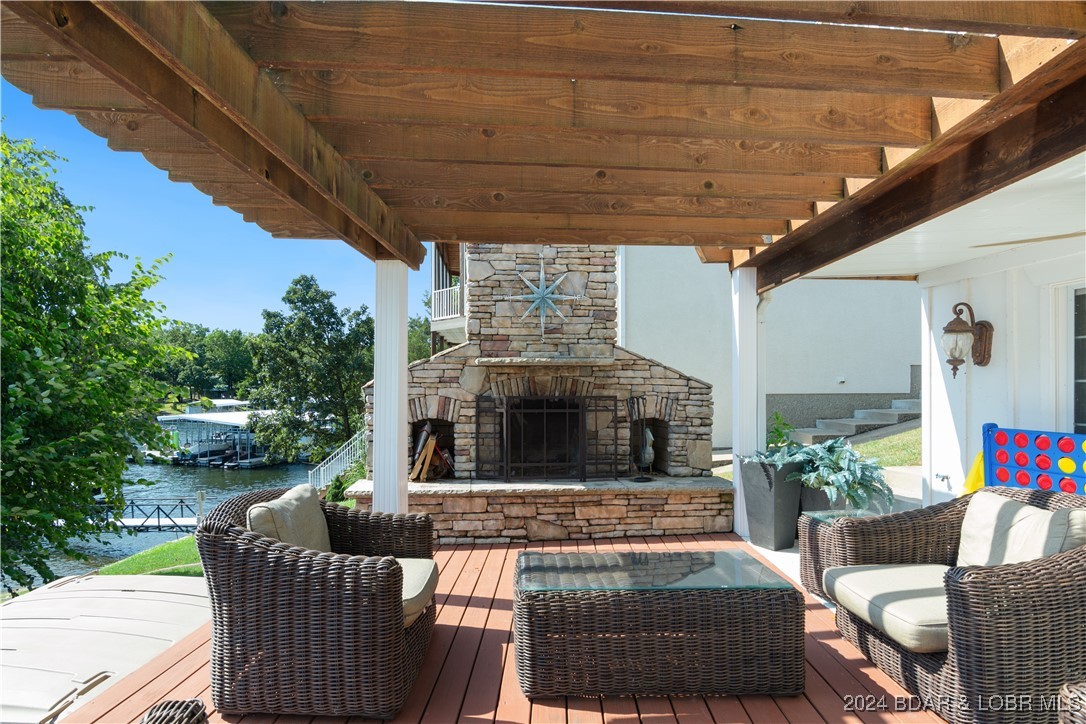 Gravois Mills, Missouri 65037, United States, 4 Bedrooms Bedrooms, ,4 BathroomsBathrooms,Residential,Pending,47461