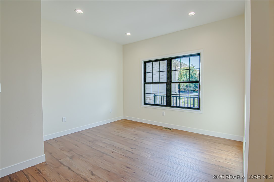 Camdenton, Missouri 65020, United States, 3 Bedrooms Bedrooms, ,2 BathroomsBathrooms,Residential,Active,245882