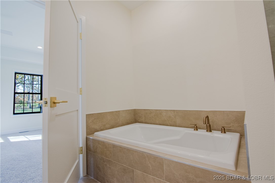 Camdenton, Missouri 65020, United States, 3 Bedrooms Bedrooms, ,2 BathroomsBathrooms,Residential,Active,245882