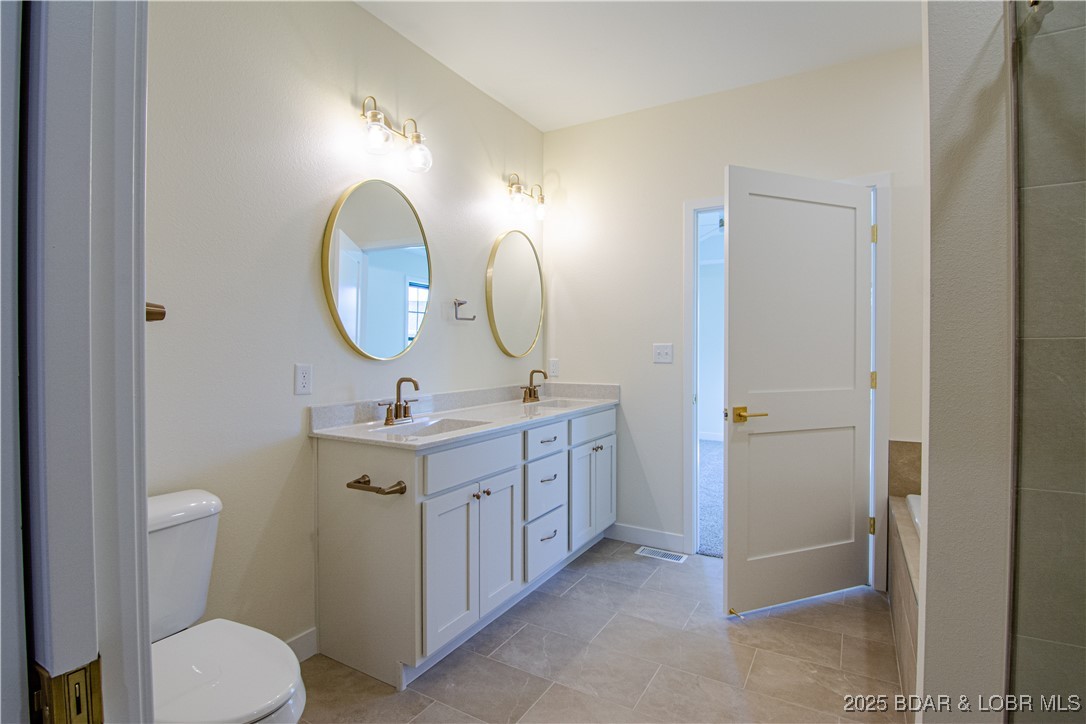 Camdenton, Missouri 65020, United States, 3 Bedrooms Bedrooms, ,2 BathroomsBathrooms,Residential,Active,245882