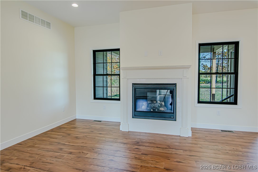 Camdenton, Missouri 65020, United States, 3 Bedrooms Bedrooms, ,2 BathroomsBathrooms,Residential,Active,245882