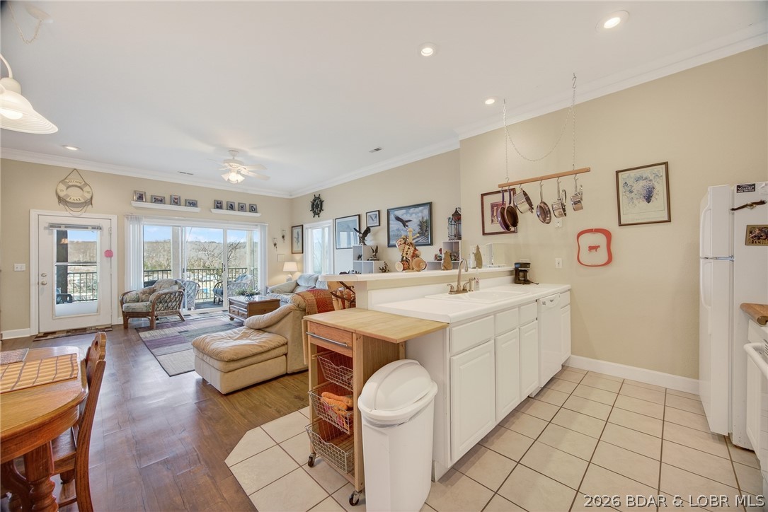 Oak Bluff Condominium - Residential