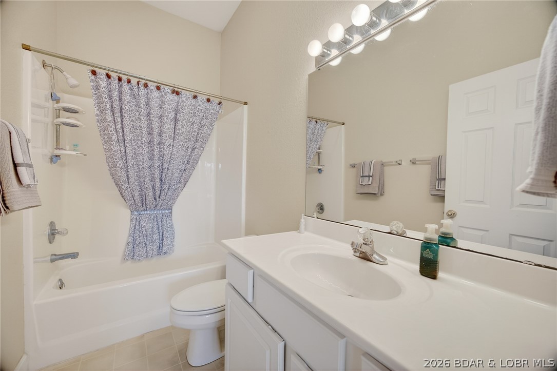 Oak Bluff Condominium - Residential