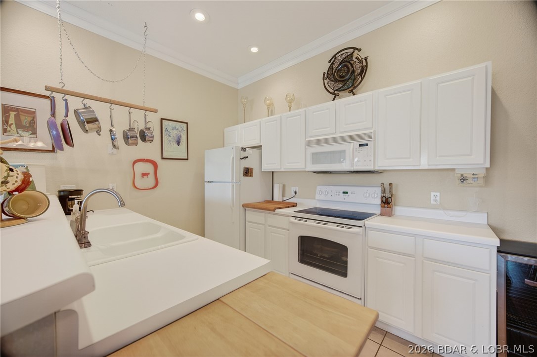 Oak Bluff Condominium - Residential