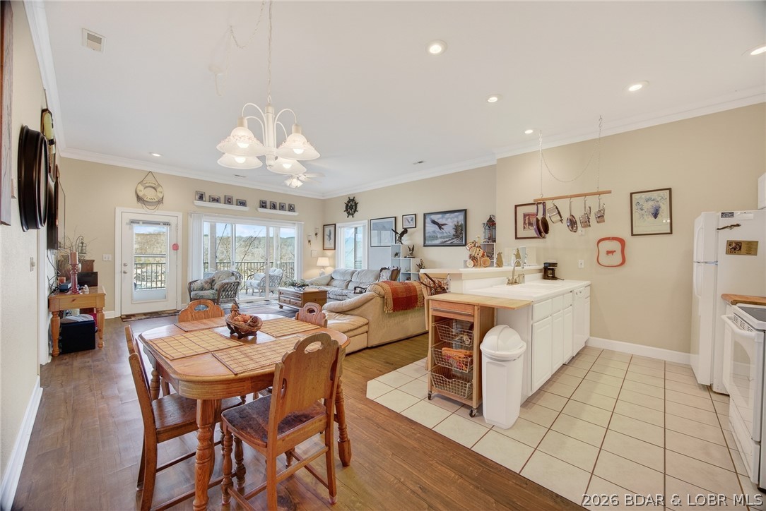 Oak Bluff Condominium - Residential