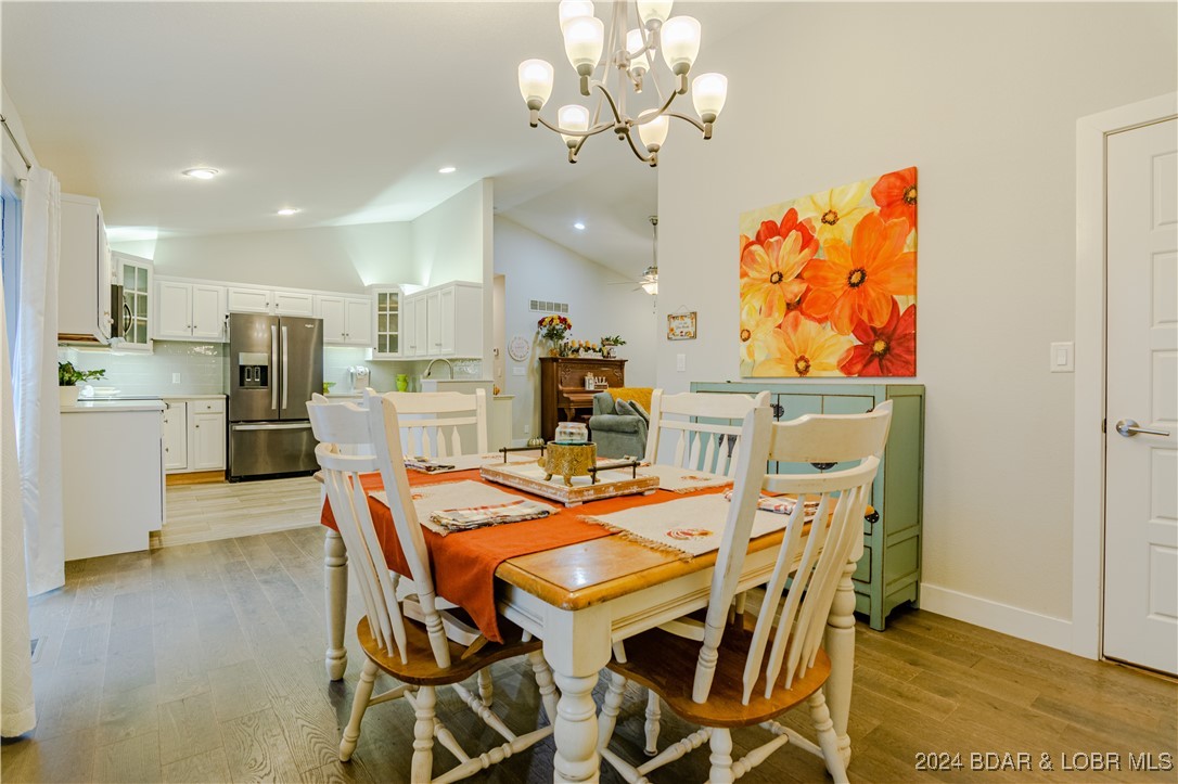 Four Seasons, Missouri 65049, United States, 3 Bedrooms Bedrooms, ,2 BathroomsBathrooms,Residential,Active,28720