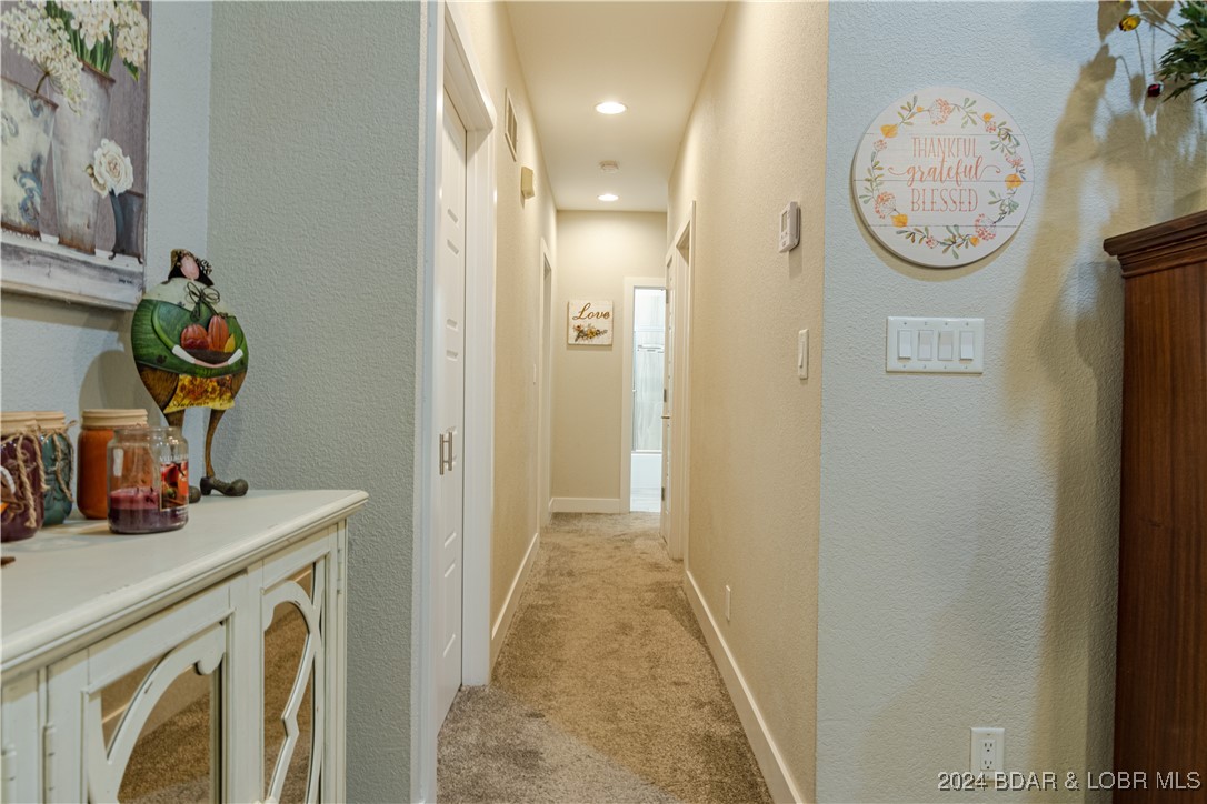 Four Seasons, Missouri 65049, United States, 3 Bedrooms Bedrooms, ,2 BathroomsBathrooms,Residential,Active,28720